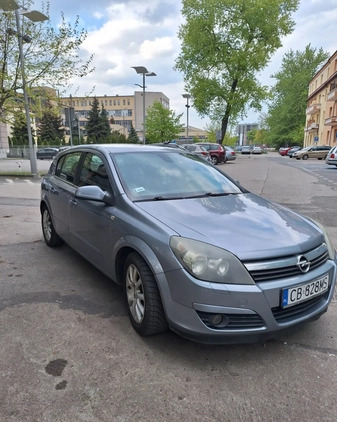 Opel Astra cena 6500 przebieg: 257000, rok produkcji 2004 z Bydgoszcz małe 67